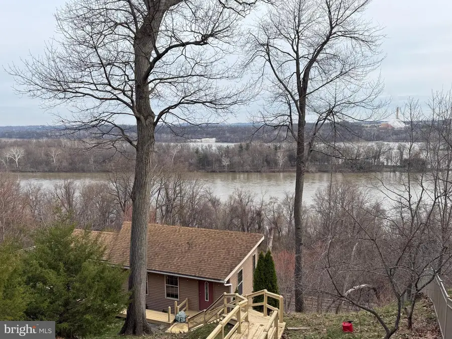 435 N Burberry Ln, Mount Wolf, PA 17347 - #3