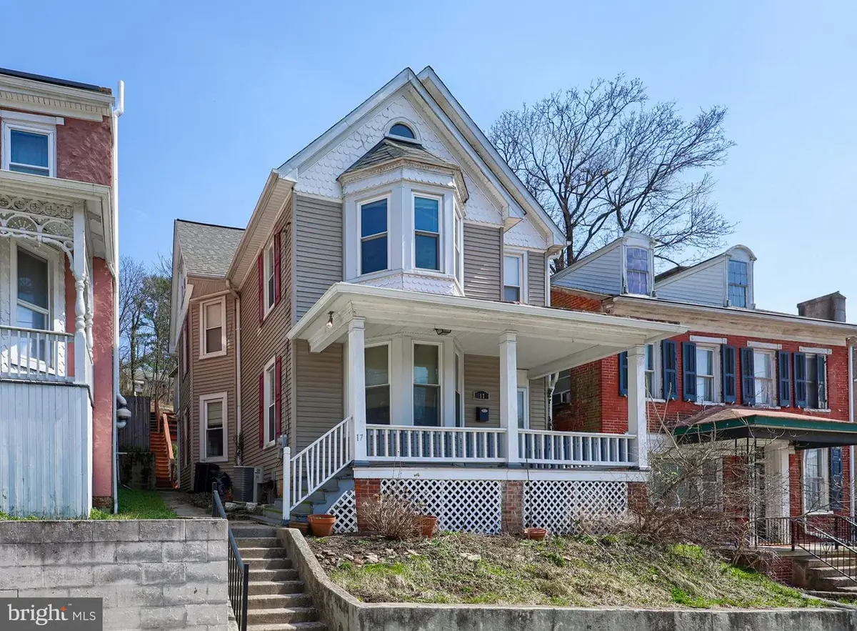 17 Church St, Glen Rock, PA 17327 - #1