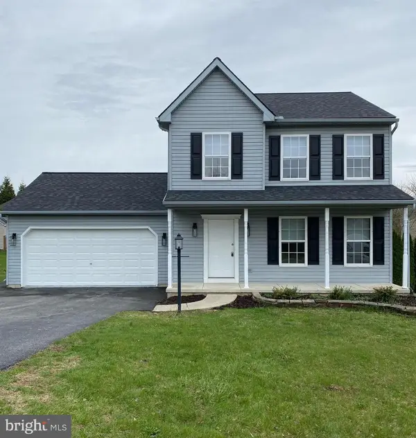 55 Burberry Ln, MOUNT WOLF, PA 17347