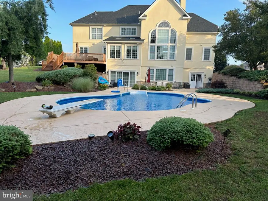 1332 Stonehenge Dr, York, PA 17404 - #3