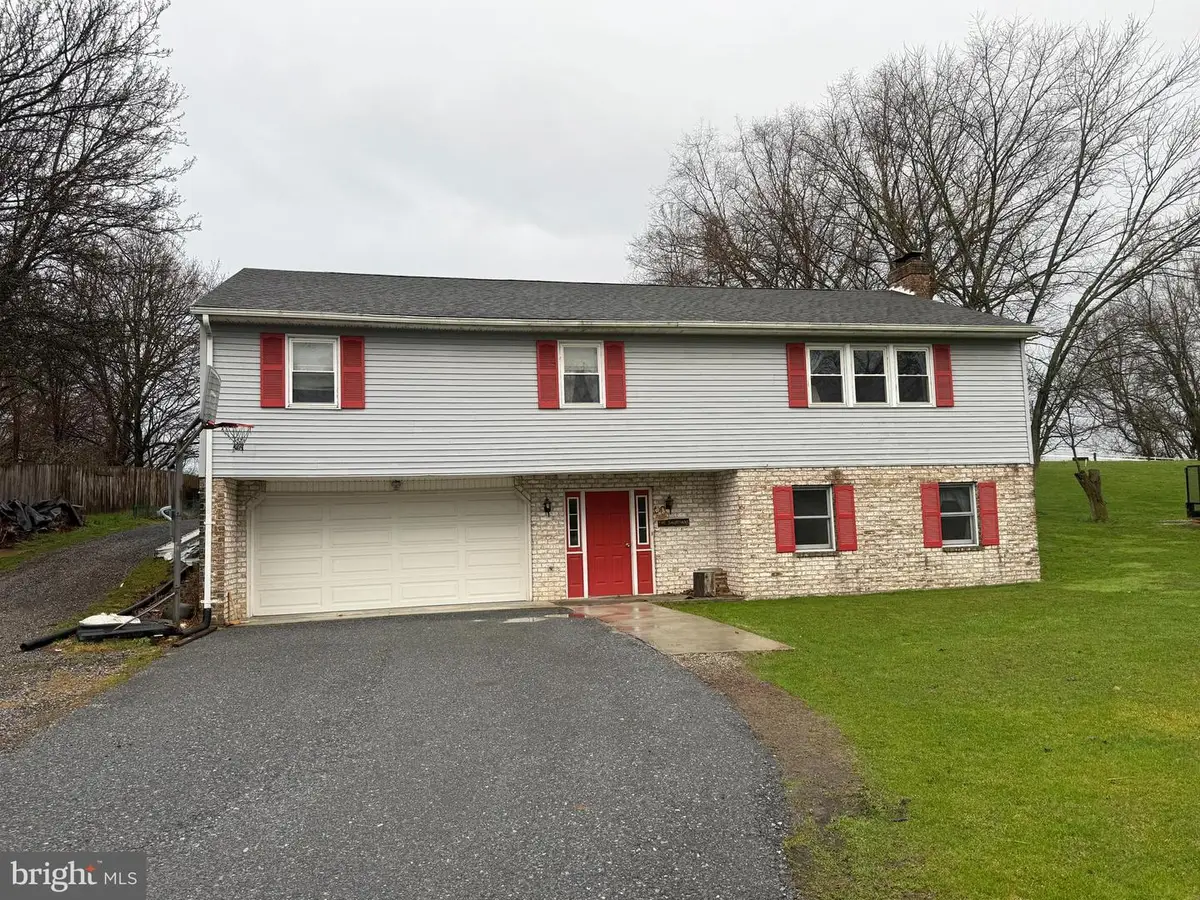 711 W Siddonsburg Rd, Dillsburg, PA 17019 - #1