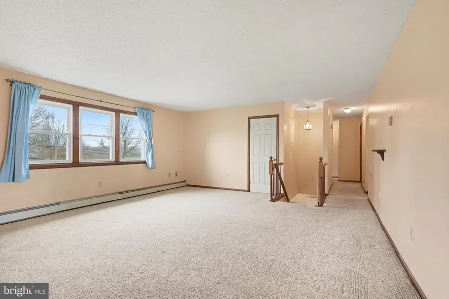 711 W Siddonsburg Rd, Dillsburg, PA 17019 - #3