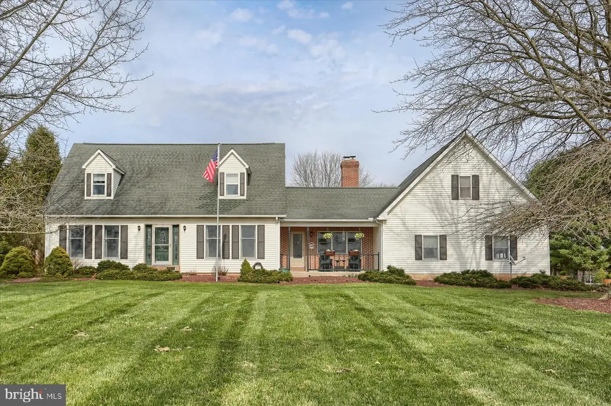 9421 Carlisle Rd, Dillsburg, PA 17019 - #1