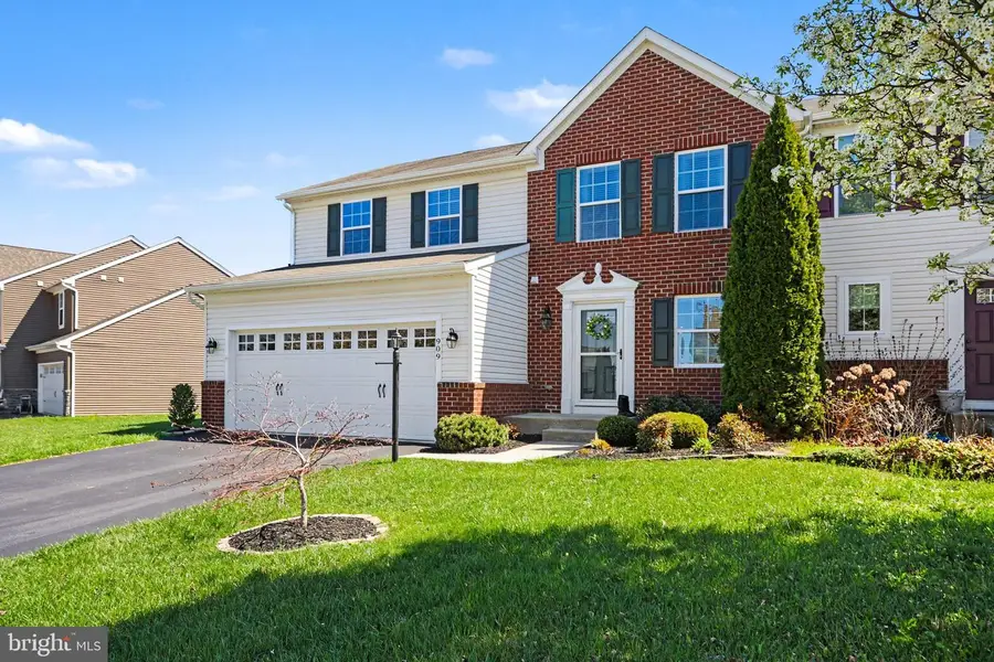 909 Cougar Pointe Cir, Seven Valleys, PA 17360 - #2