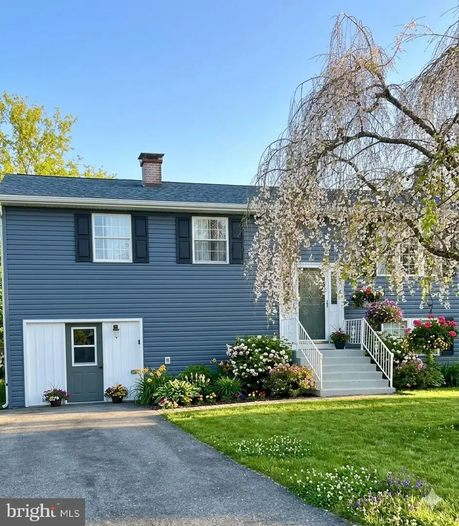 10 Sherman St, Hanover, PA 17331 - #1