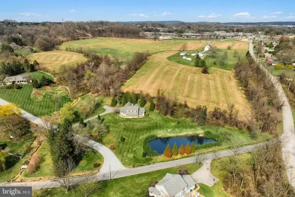 101 Fairfax Dr., YORK, PA 17403