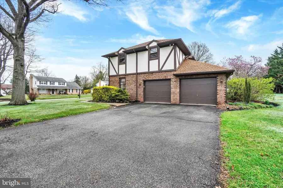 1010 Gleneagles Dr, York, PA 17404 - #2