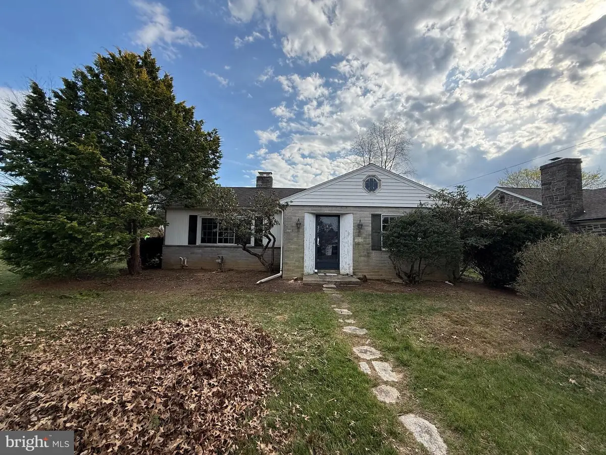 241 Clearview Rd, Hanover, PA 17331 - #1