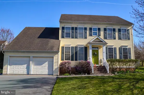 815 Edgeworth Ct, RED LION, PA 17356