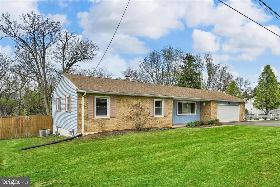 4330 Pinewood Ln, York, PA 17402 - #2