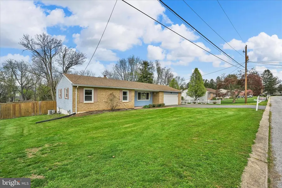 4330 Pinewood Ln, York, PA 17402 - #3