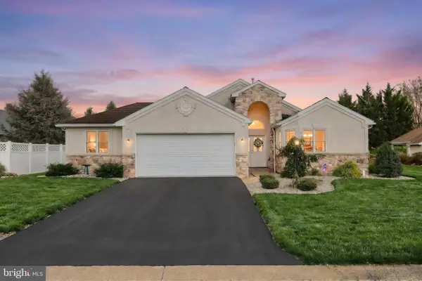 1436 Wheatfield Dr, YORK, PA 17408