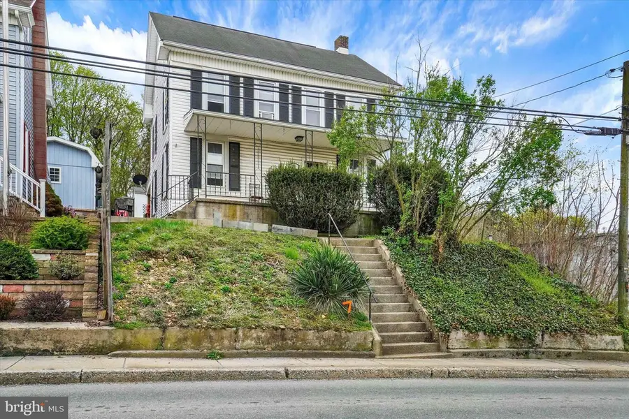 7 E Main St, Windsor, PA 17366 - #3