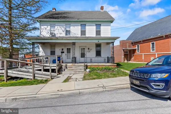 18 S Charles St, DALLASTOWN, PA 17313