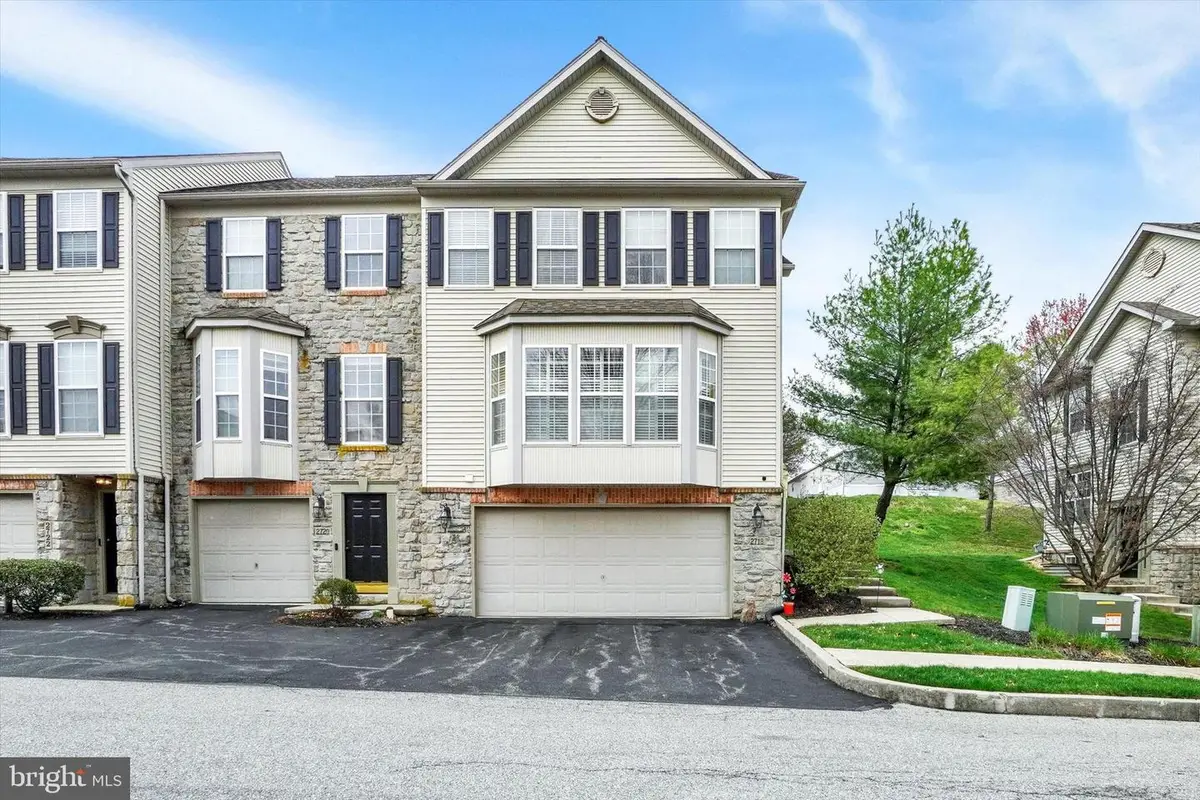 2718 Hunters Crest Dr #26, York, PA 17402 - #1