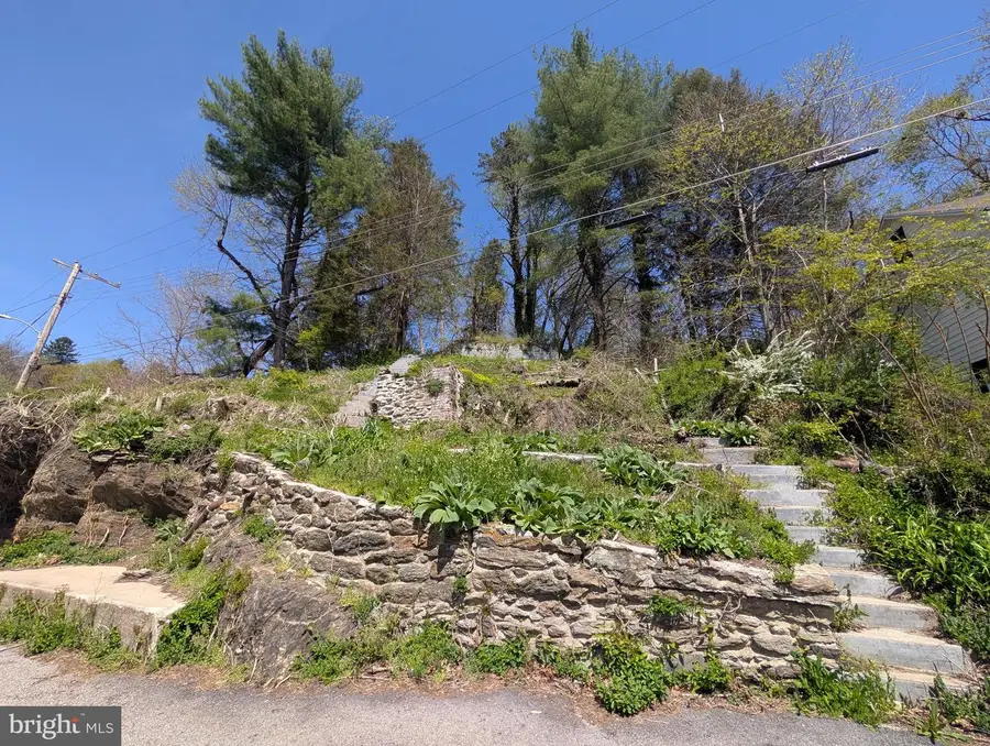 8 Junior St, Glen Rock, PA 17327 - #2