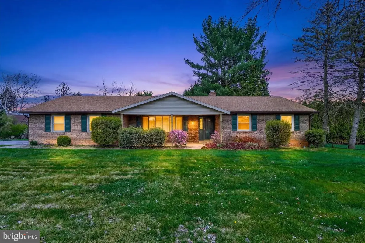 5 Marlborough Dr, York, PA 17403 - #1