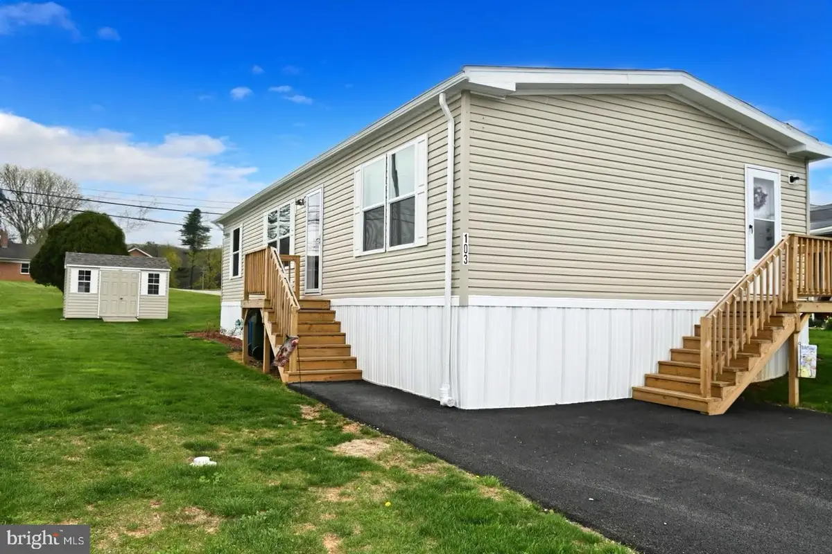 103 Carbridge Rd E, Stewartstown, PA 17363 - #1