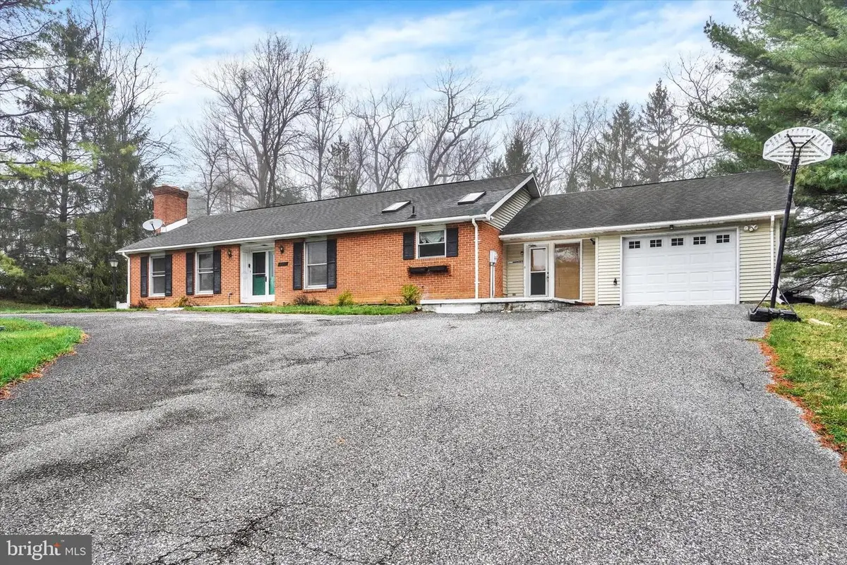 3870 Autumn Ln, Stewartstown, PA 17363 - #1