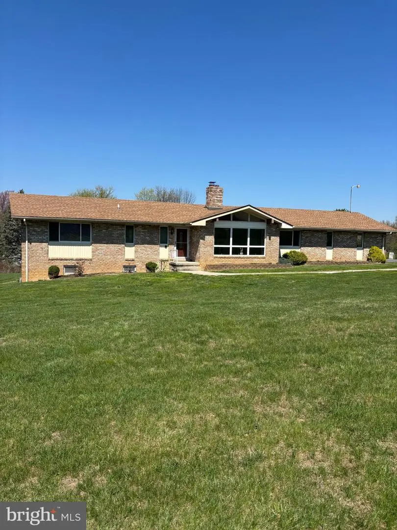 5 Sunset Dr, Hanover, PA 17331 - #1