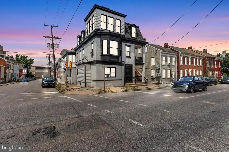 597 W Philadelphia St, York, PA 17403 - #2