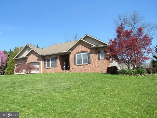 1321 Bee Jay Dr, YORK, PA 17404