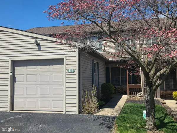 109 Oak Xing #109, DALLASTOWN, PA 17313