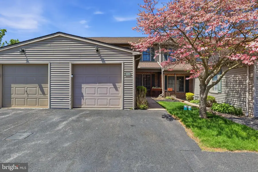 109 Oak Xing #109, Dallastown, PA 17313 - #2