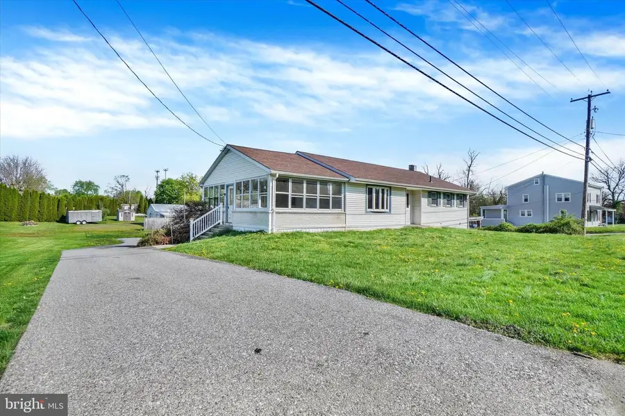 2081 Park St, Dover, PA 17315 - #2