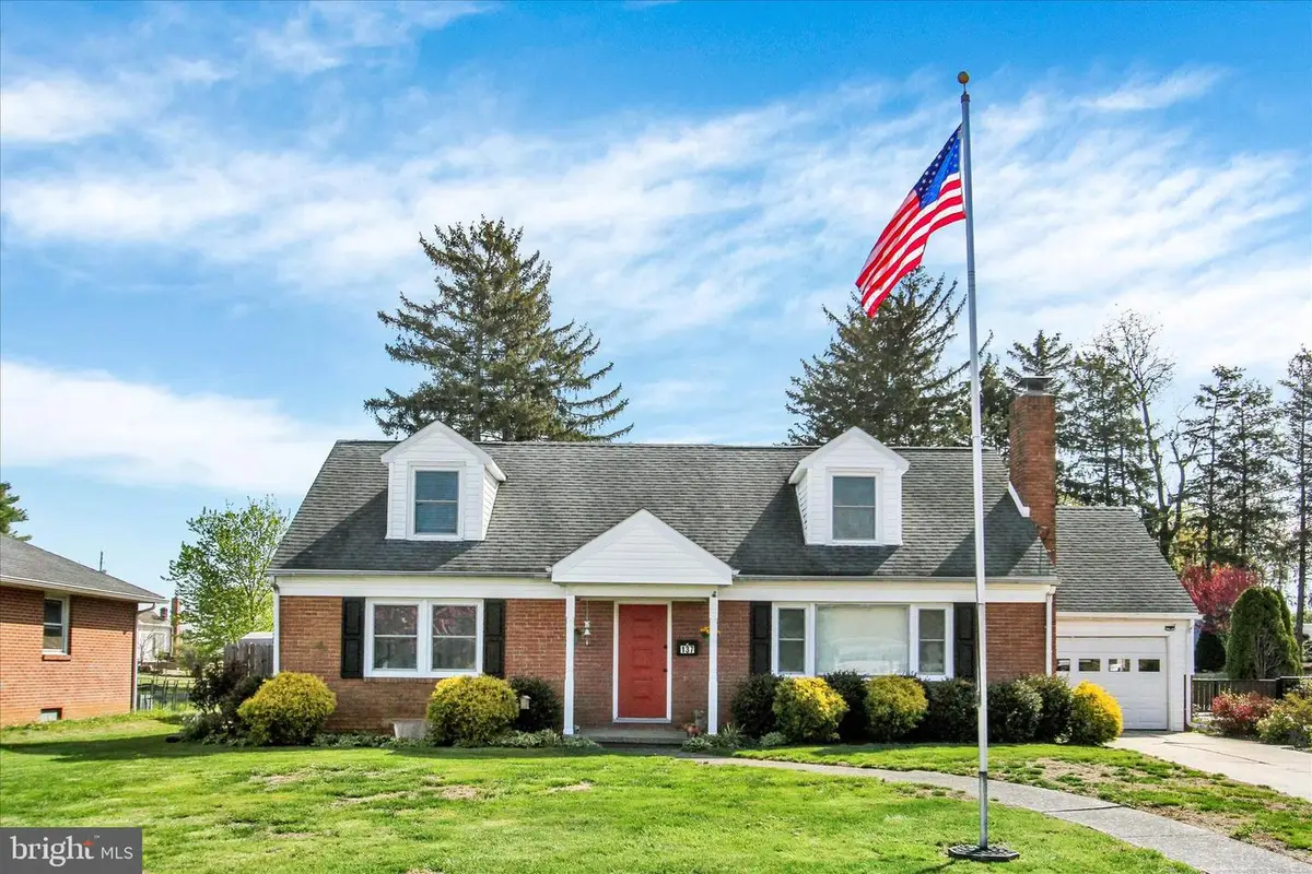 137 N Stephen Pl, Hanover, PA 17331 - #1