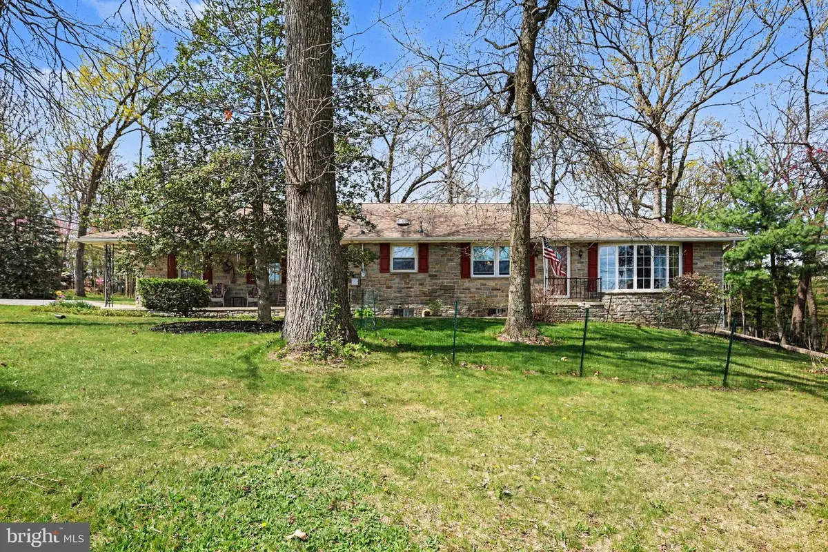 6010 Eyster Ave, Spring Grove, PA 17362 - #1