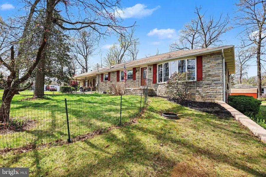 6010 Eyster Ave, Spring Grove, PA 17362 - #2