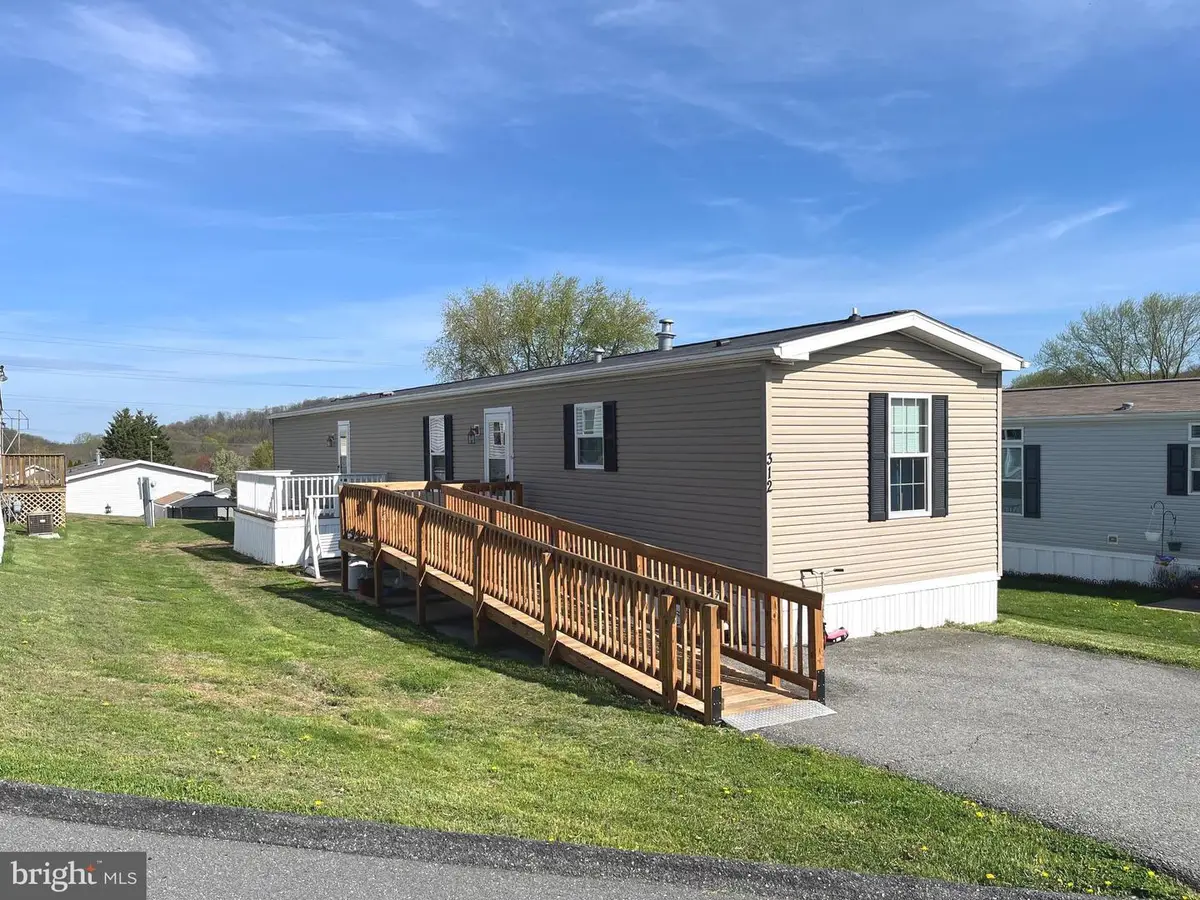 312 Blue Jay Dr, Red Lion, PA 17356 - #1