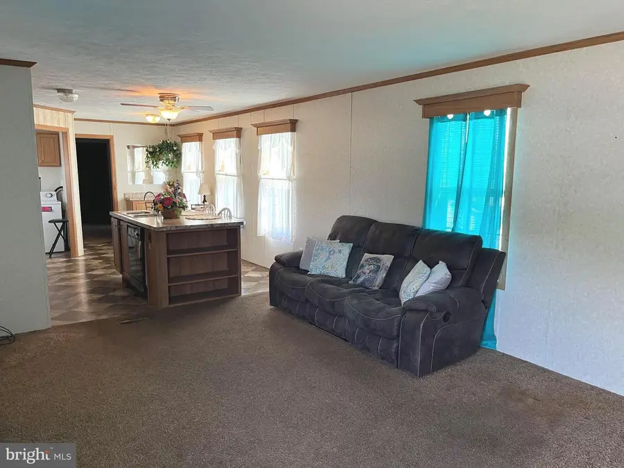 312 Blue Jay Dr, Red Lion, PA 17356 - #2