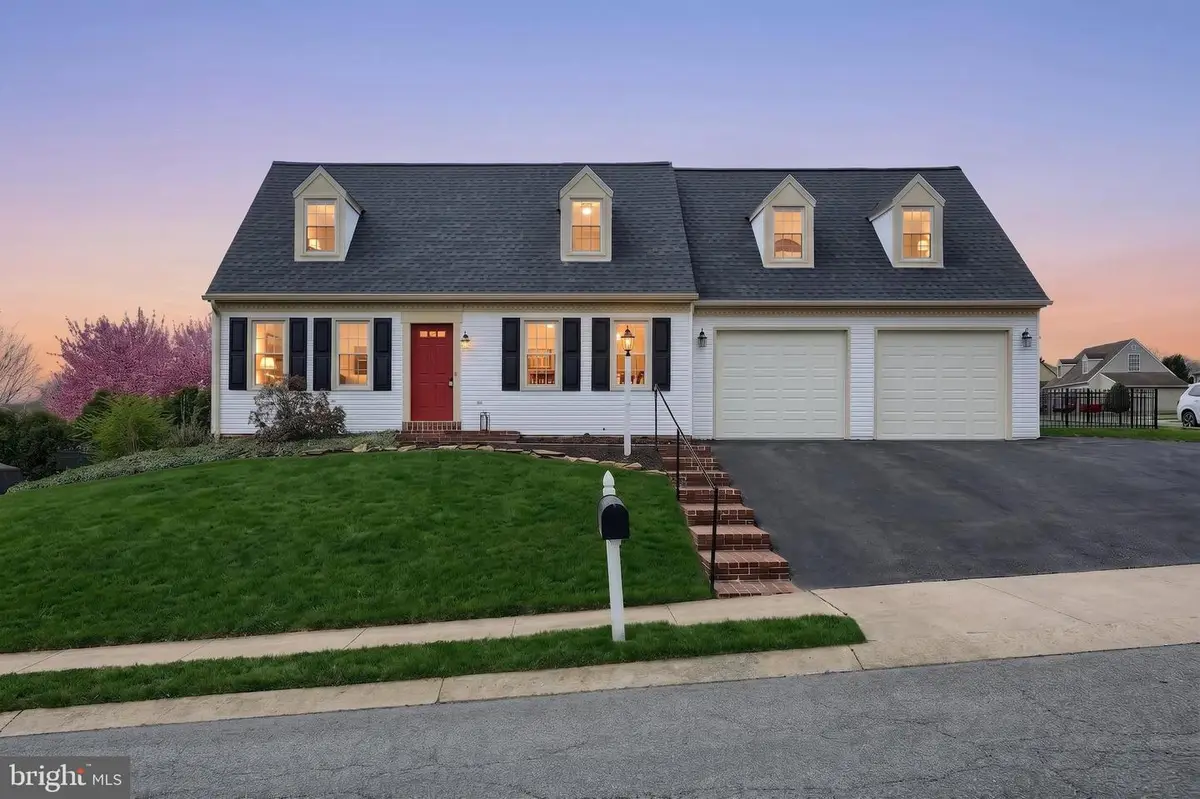 3860 Silver Spur Dr, York, PA 17402 - #1