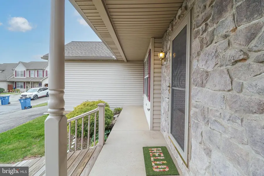50 Stonecrop Ln, Manchester, PA 17345 - #3