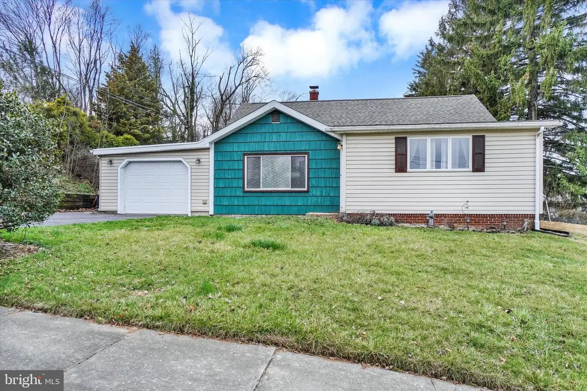 310 Herman St, York, PA 17404 - #1