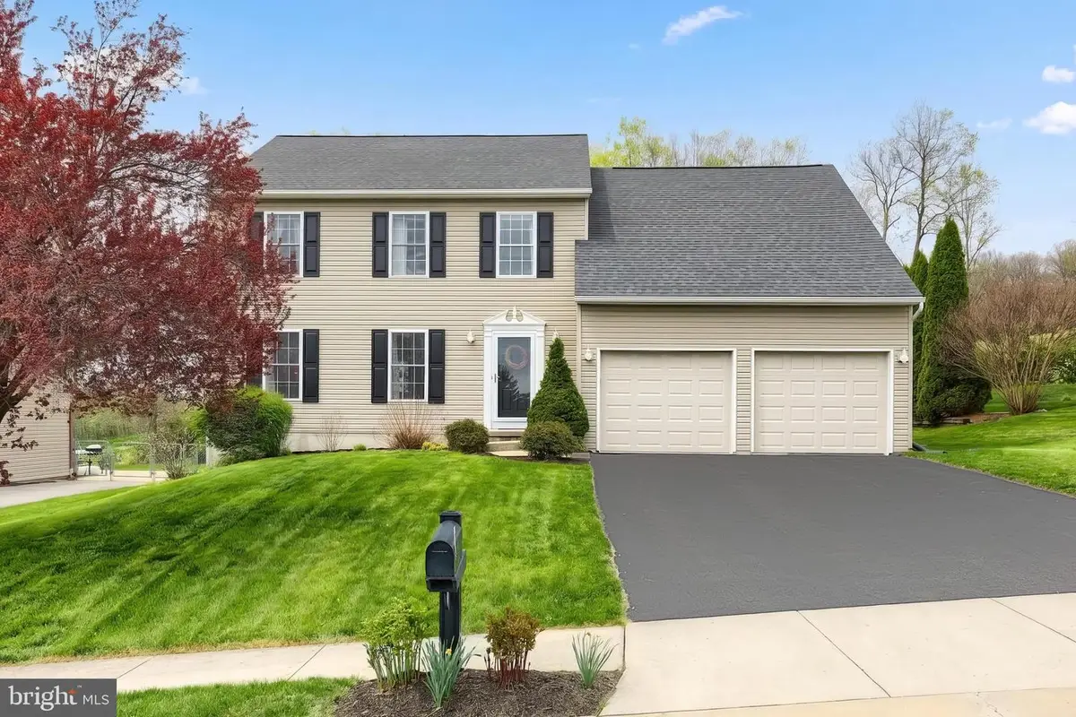 710 Apple Tree Ln, Mount Wolf, PA 17347 - #1