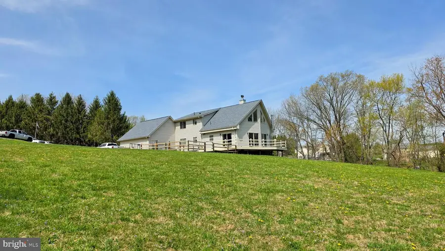 6262 Thoman Dr, Spring Grove, PA 17362 - #2