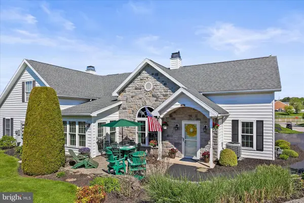 318 Clarks Way #318, YORK, PA 17403