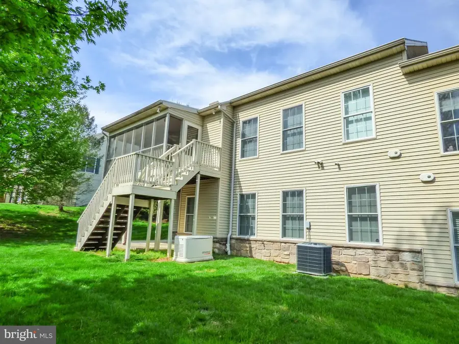 1742 Stone Hill Dr, York, PA 17402 - #2