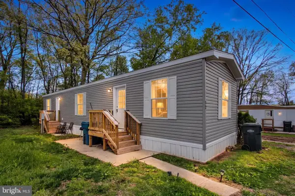 12 Mobile Dr, THOMASVILLE, PA 17364