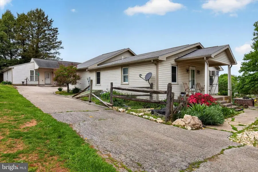933 Centennial Ave, Hanover, PA 17331 - #3