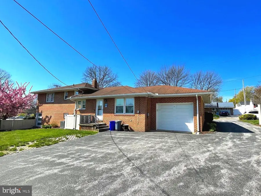 1425 Hill St, York, PA 17403 - #3