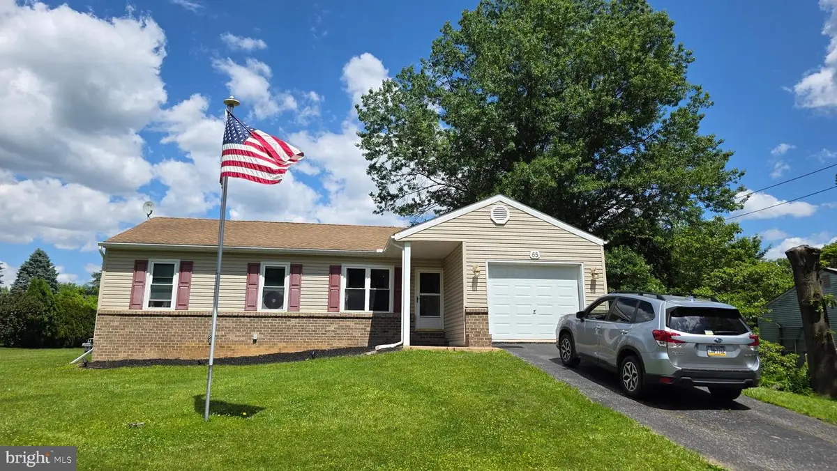 65 Vinton Dr, York, PA 17402 - #1