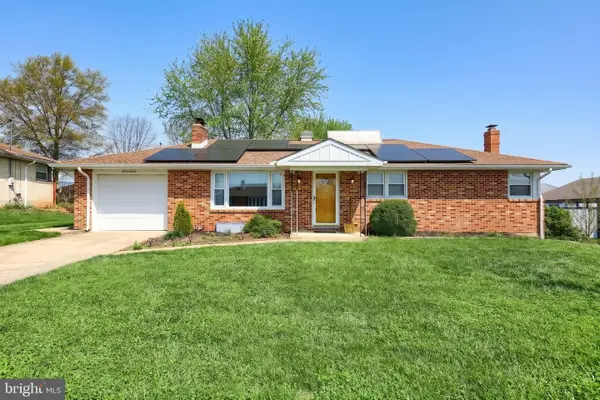 3011 Imperial Dr, DOVER, PA 17315