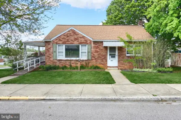 403 E Maple St, DALLASTOWN, PA 17313