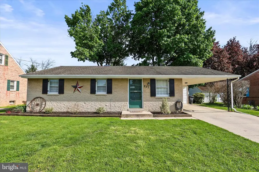832 Hartman Ave, Hanover, PA 17331 - #3