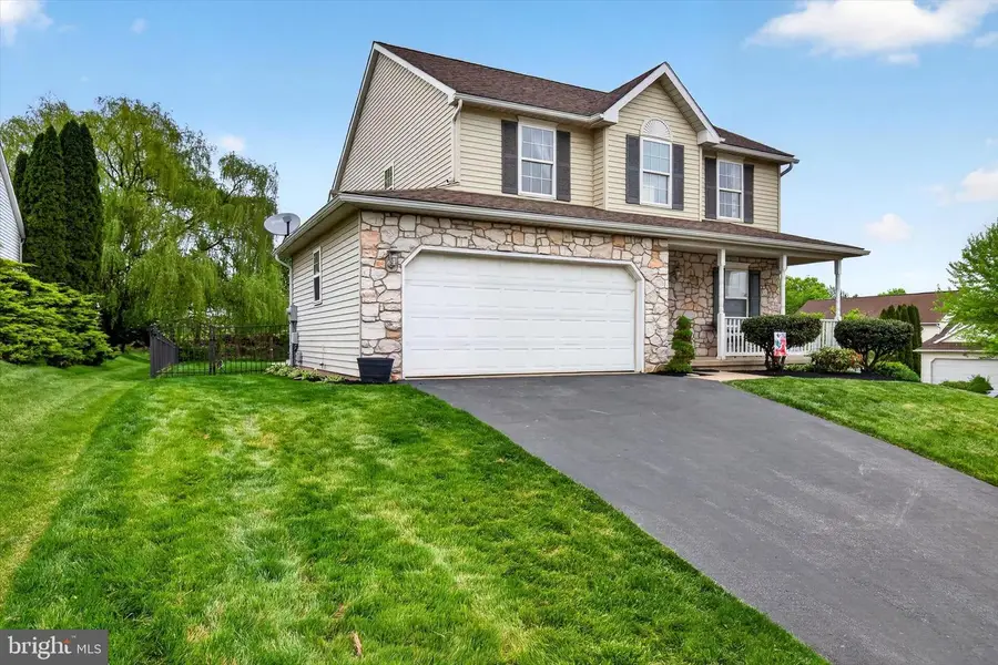 624 Bartlett Dr, Dallastown, PA 17313 - #2