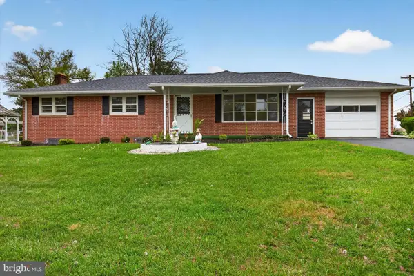 2360 Redwood Rd, YORK, PA 17408
